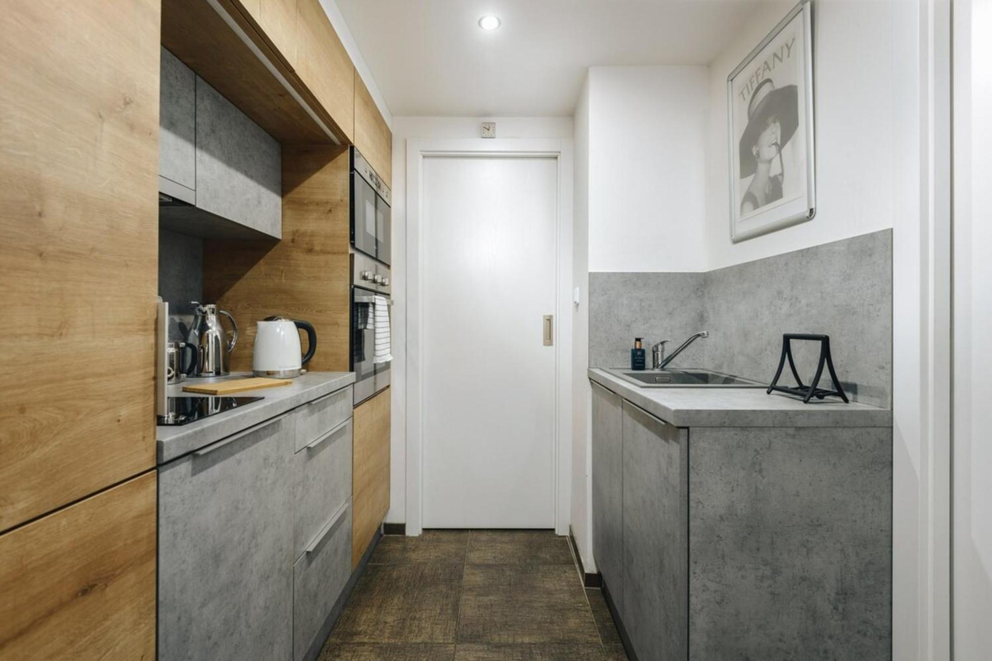 Cozy & Comfortable Apt Walking Anywhere You Want Sen 布拉格 外观 照片