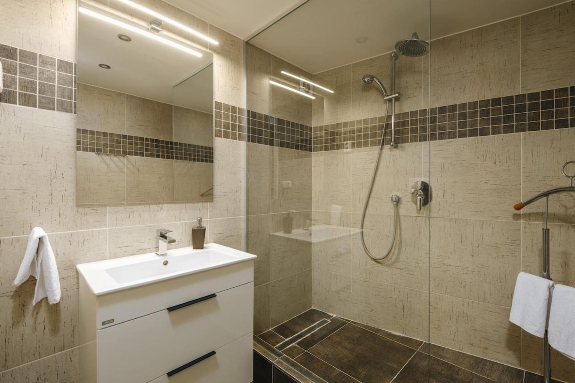 Cozy & Comfortable Apt Walking Anywhere You Want Sen 布拉格 外观 照片